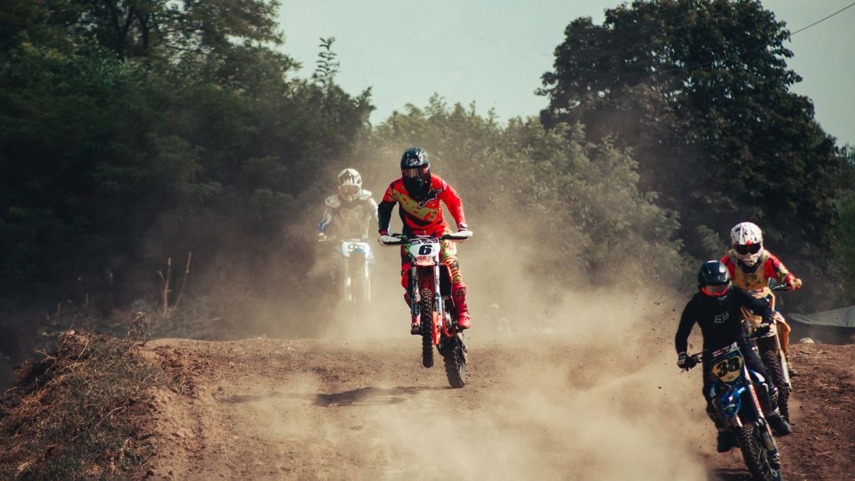 Dusty one at the club round. Holeshot in race 2… then binned it on lap 1 😂 #MX